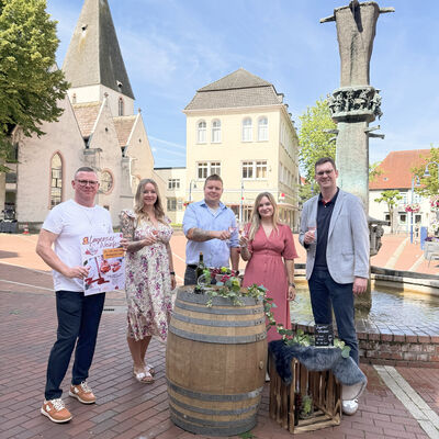 Gemeinsam durch die Hitze : Lagenser Weinfest passt sich den Sommertemperaturen an