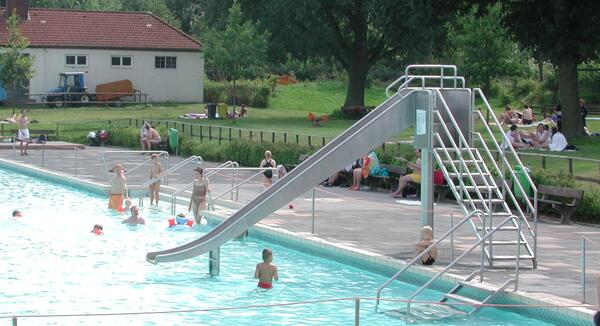 Bild vergr&ouml;&szlig;ern: Freibad Lage